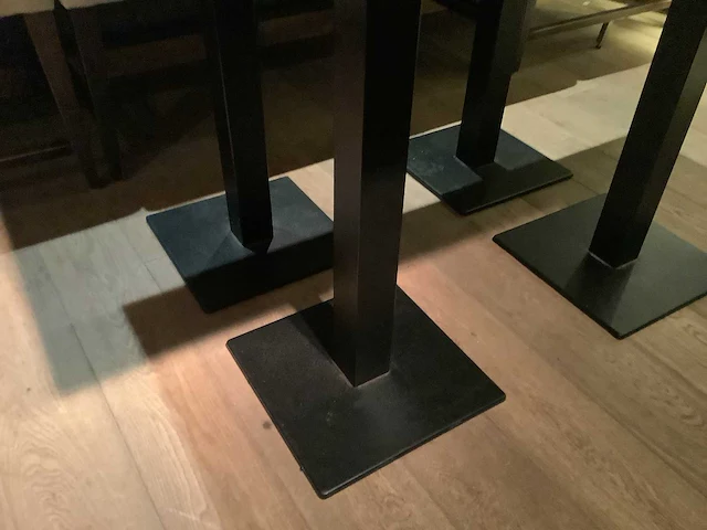 Satelliet - restaurant tables (3x) - afbeelding 2 van  3