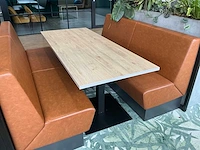 Satelliet - restauranttafel met metalen onderstel