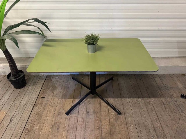 Satelliet - restauranttafel - afbeelding 1 van  3