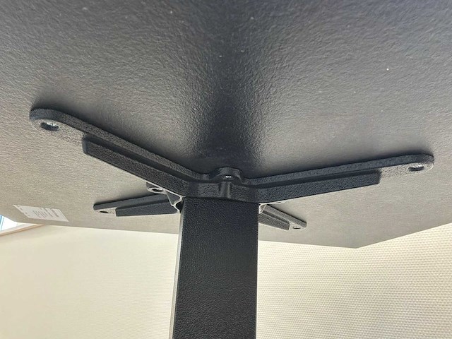 Satelliet - restauranttafel - afbeelding 4 van  4