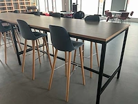 Satelliet bartafel met 4 “crassevig” design barkrukken - afbeelding 1 van  5