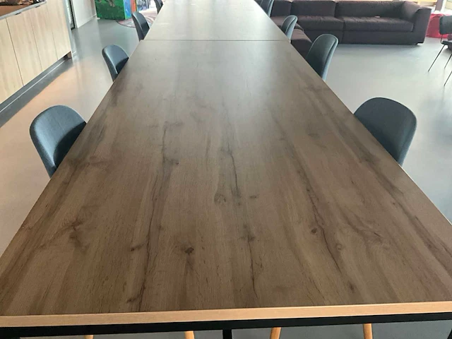 Satelliet bartafel met 4 “crassevig” design barkrukken - afbeelding 2 van  5