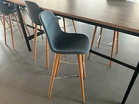 Satelliet bartafel met 4 “crassevig” design barkrukken - afbeelding 4 van  5