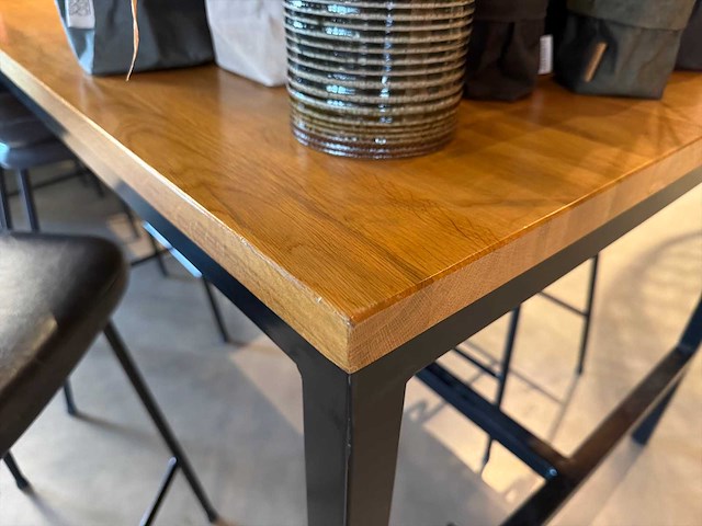 Satelliet eetkamertafel met stoelen - afbeelding 8 van  10