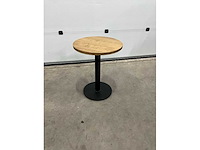 Satelliet eikenhouten restauranttafel - afbeelding 2 van  5