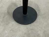 Satelliet eikenhouten restauranttafel - afbeelding 4 van  5