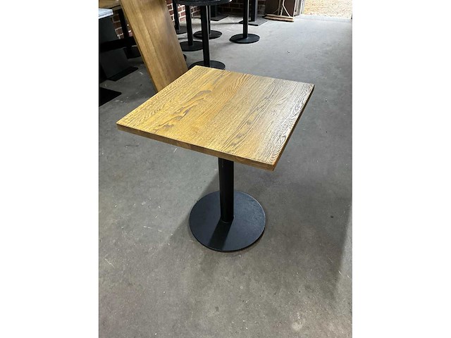 Satelliet eikenhouten restauranttafels (6x) - afbeelding 2 van  7