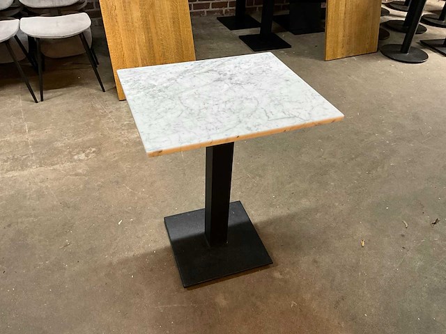 Satelliet natuurstenen terrastafels (5x) - afbeelding 1 van  10