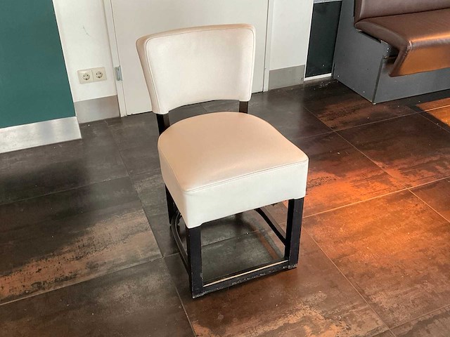 Satelliet restaurantstoel (23x) - afbeelding 1 van  3