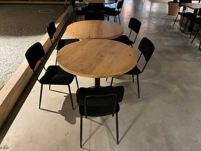Satelliet rond eettafel met stoelen (2x) - afbeelding 1 van  3