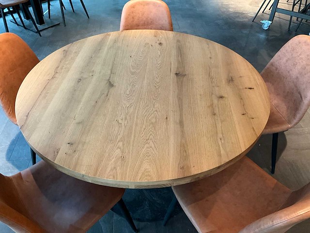 Satelliet rond eettafel met stoelen - afbeelding 3 van  4