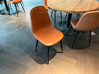 Satelliet rond eettafel met stoelen - afbeelding 4 van  4