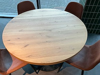 Satelliet rond eettafel met stoelen - afbeelding 3 van  3
