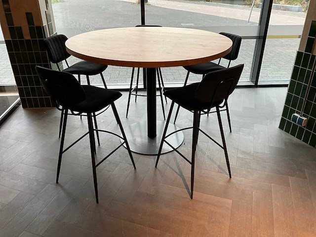 Satelliet rond hoog eettafel met stoelen - afbeelding 1 van  4