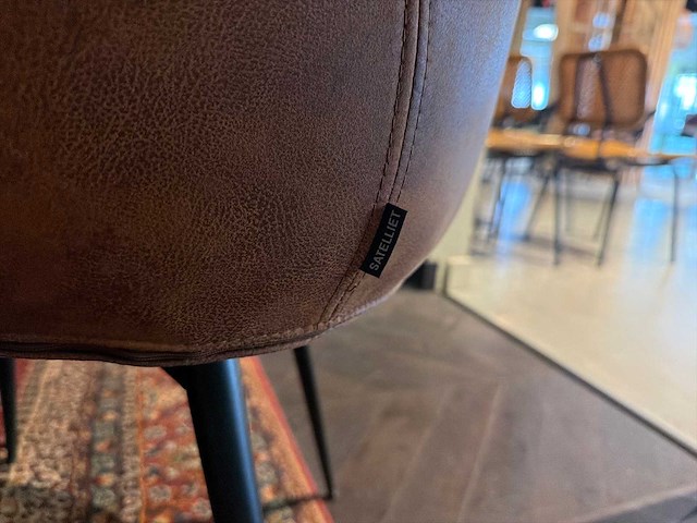 Satelliet ronde eetkamertafel met stoelen - afbeelding 3 van  4