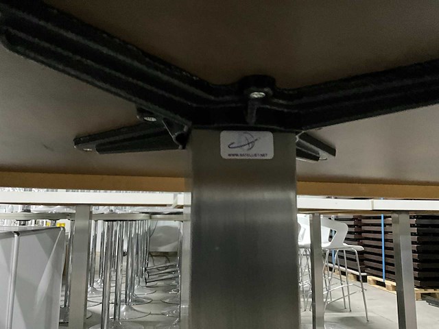 Satelliet statafel - afbeelding 5 van  5