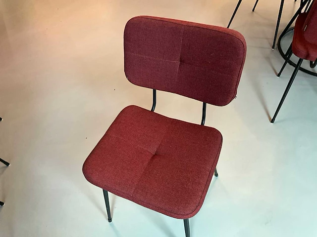 Satelliet tafel met 3 originals gerlin stackable sc stoelen - afbeelding 5 van  6
