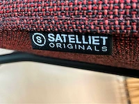 Satelliet tafel met 3 originals gerlin stackable sc stoelen - afbeelding 6 van  6