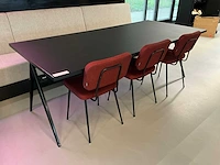 Satelliet tafel met 3 originals gerlin stackable sc stoelen - afbeelding 2 van  6