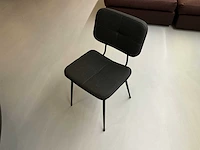 Satelliet tafel met 5 originals gerlin stackable sc stoelen - afbeelding 4 van  6