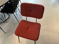 Satelliet tafel met 5 originals gerlin stackable sc stoelen - afbeelding 5 van  6