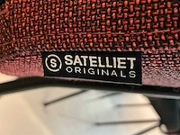 Satelliet tafel met 5 originals gerlin stackable sc stoelen - afbeelding 6 van  6