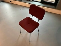 Satelliet tafel met 5 originals gerlin stackable sc stoelen - afbeelding 4 van  6