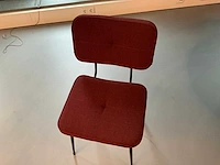 Satelliet tafel met 5 originals gerlin stackable sc stoelen - afbeelding 5 van  6