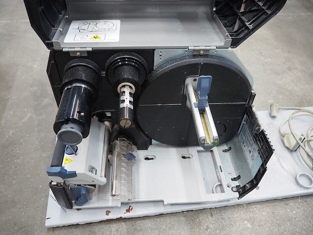 Sato - afbeelding 4 van  9