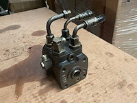 Sauer danfoss ospc 100 ls hydraulische stuurklep - afbeelding 2 van  4