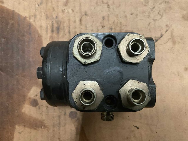 Sauer danfoss ospc 100 ls hydraulische stuurklep - afbeelding 3 van  4