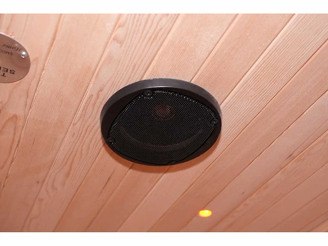Sauna - vonato - 0 - vierkant met kachel - afbeelding 9 van  9