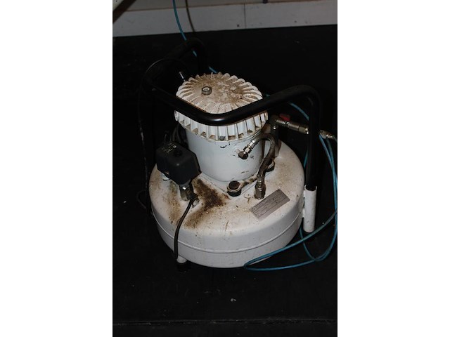 Sauspomp fastfood support auto portion system ps 203 met compressor tech air ta ol 32-24. - afbeelding 4 van  5