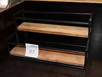 Sauzen etagere. afmeting 43 x 23 x 20 cm.
