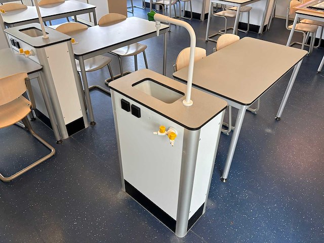 S+b - laboratorium werkstation (8x) - afbeelding 1 van  6