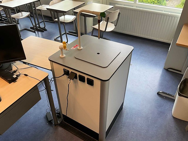 S+b - laboratorium werkstation - afbeelding 1 van  6