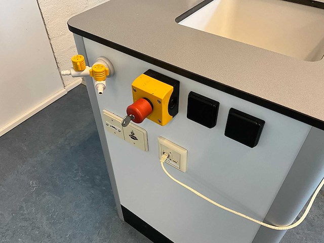 S+b - laboratorium werkstation - afbeelding 2 van  5
