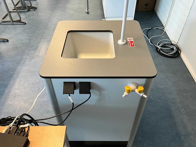 S+b - laboratorium werkstation - afbeelding 4 van  5