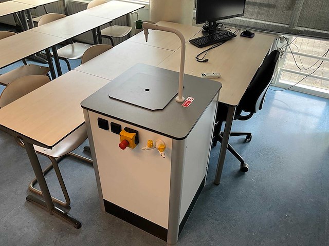 S+b - laboratorium werkstation - afbeelding 1 van  7