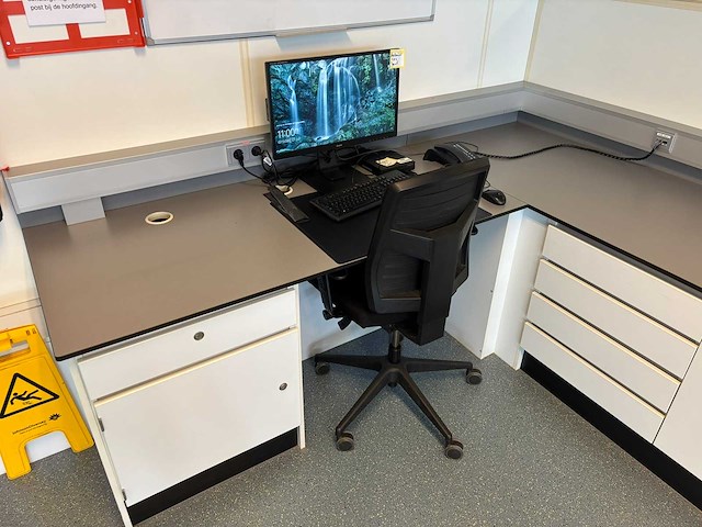 S+b - laboratorium werktafel - afbeelding 2 van  7