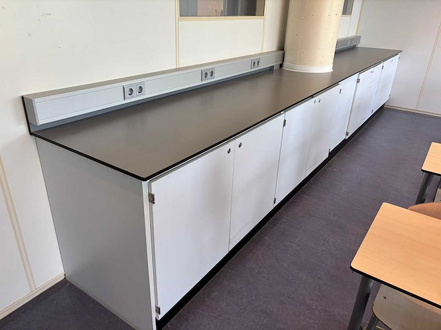 S+b - laboratorium werktafel - afbeelding 1 van  5