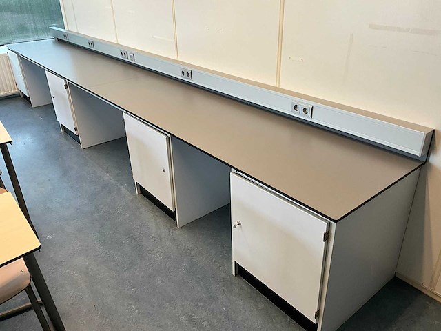 S+b - laboratorium werktafel - afbeelding 1 van  4