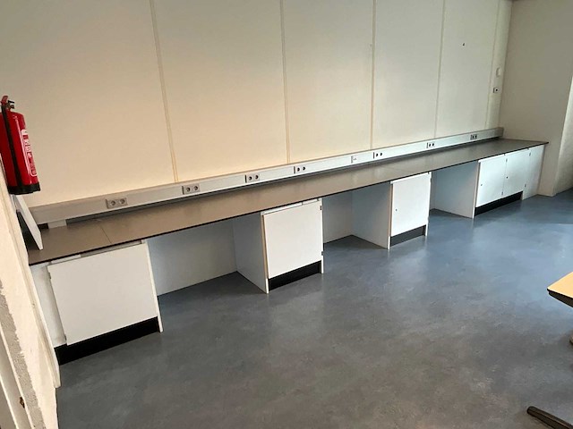 S+b - laboratorium werktafel - afbeelding 1 van  4