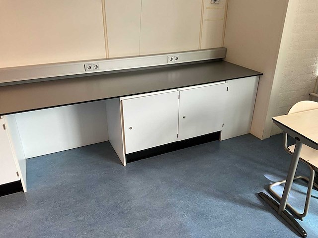 S+b - laboratorium werktafel - afbeelding 3 van  4