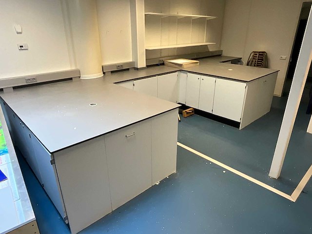 S+b - laboratorium werktafel - afbeelding 1 van  4