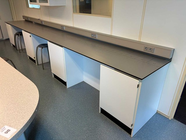 S+b - laboratorium werktafel - afbeelding 1 van  4