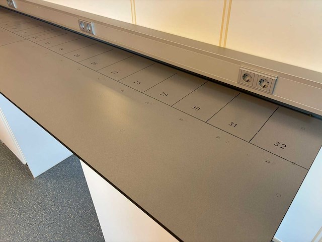 S+b - laboratorium werktafel - afbeelding 3 van  4