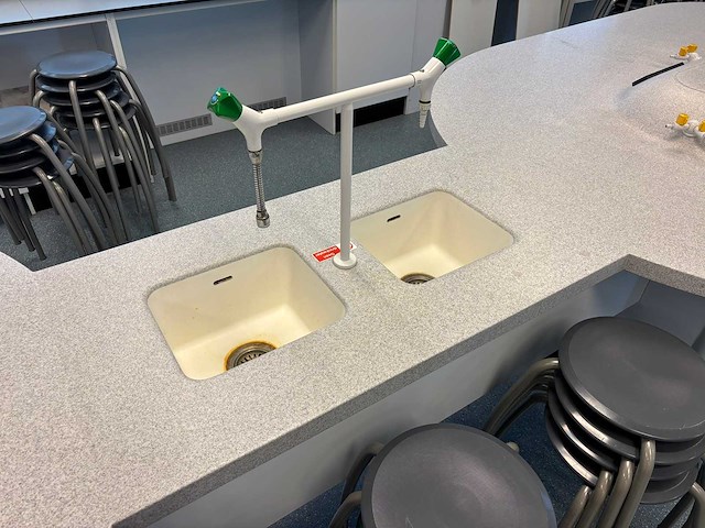 S+b - saturn light 1 - practicumtafel - afbeelding 3 van  7