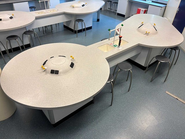 S+b - saturn light 1 - practicumtafel - afbeelding 7 van  10