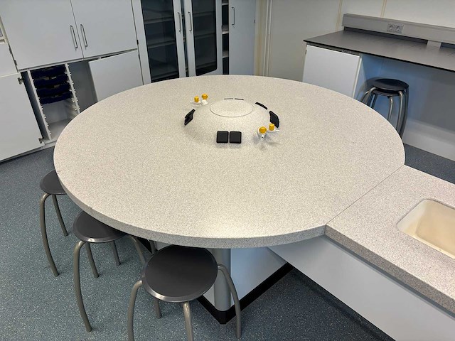 S+b - saturn light 1 - practicumtafel - afbeelding 5 van  7